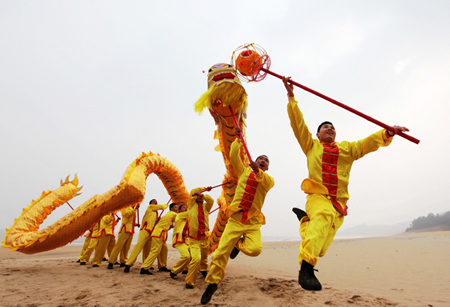 龍頭舞動(dòng)，中醫(yī)藥騰飛在基層