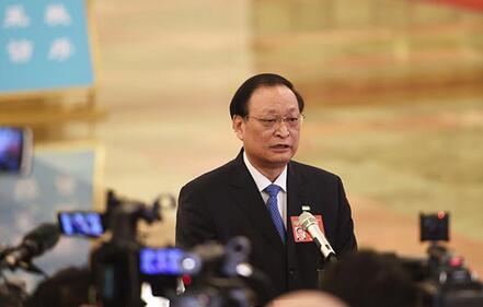 王國強(qiáng)會見江西省長劉奇一行,提出進(jìn)一步落實習(xí)近平總書記考察江中藥谷重要講話精神 王國強(qiáng)會見江西省長劉奇一行,提出進(jìn)一步落實習(xí)近平總書記考察江中藥谷重要講話精神