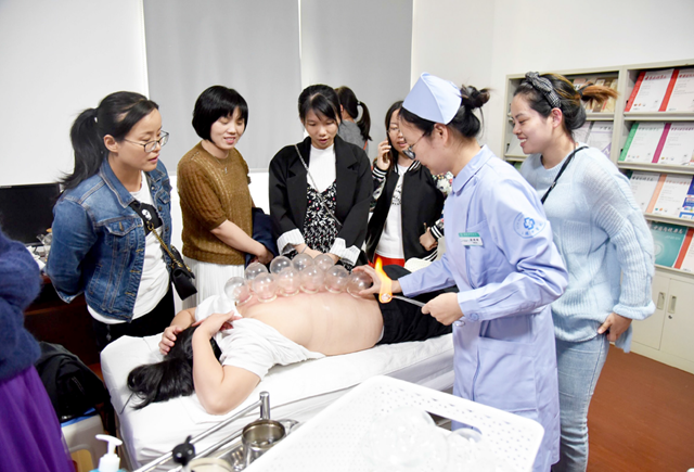 浙江省玉環(huán)市衛(wèi)生計生局、中醫(yī)學(xué)會、護(hù)理學(xué)會、中醫(yī)院聯(lián)合舉辦“中醫(yī)護(hù)理適宜技術(shù)推廣培訓(xùn)班”